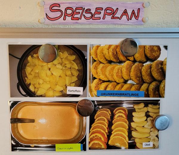 Bebilderter Speiseplan der Kita