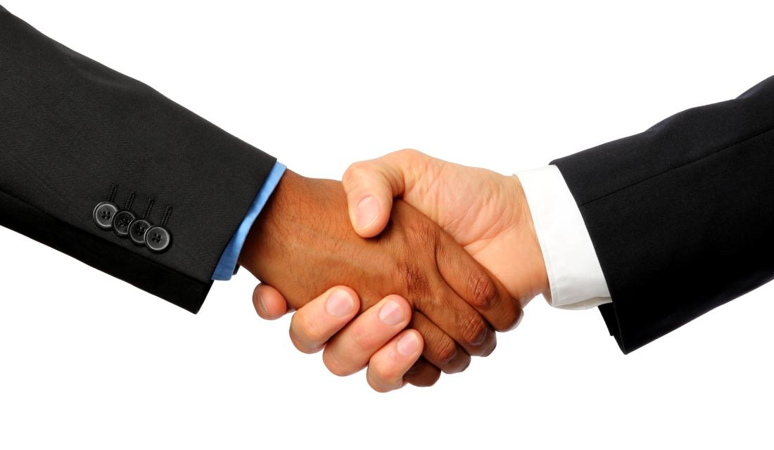 Händeschütteln zum Abschluss eines Vertrags