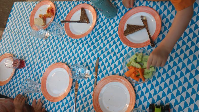 Frühstückstisch der Kita Kleine Strandpiraten