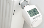 Foto: Ein elektronisches Thermostat mit digitaler Anzeige der Temperatur