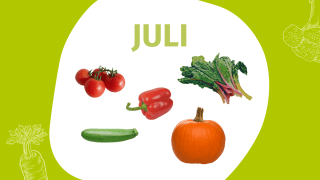Schrift "Juli" und Fotos einiger Gemüsesorten